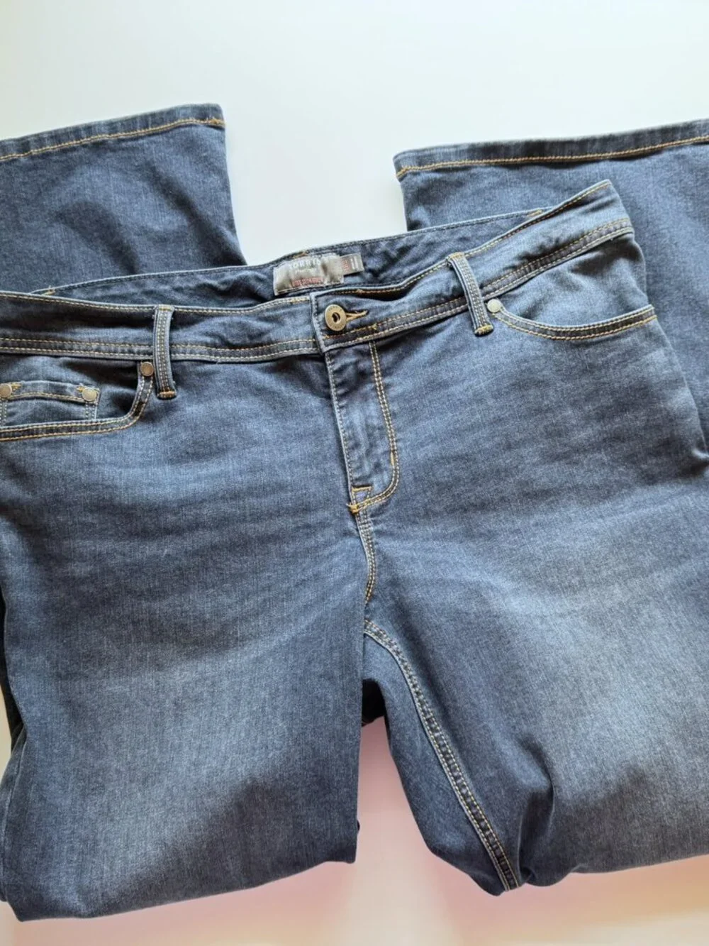 Torrid Luxe Slim Boot Jeans Mid Blue Wash Mid Rise Short sz 16S - Picture 3 of 5